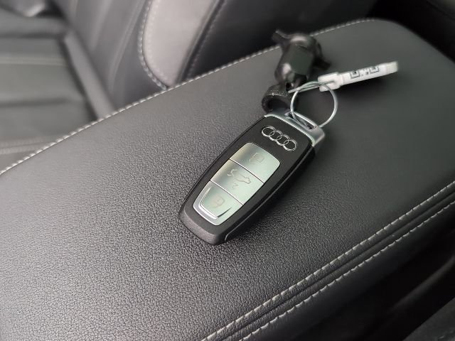 Used 2023 Audi Q4 e-tron Premium Plus w/ Premium Plus AWD/4WD image 31