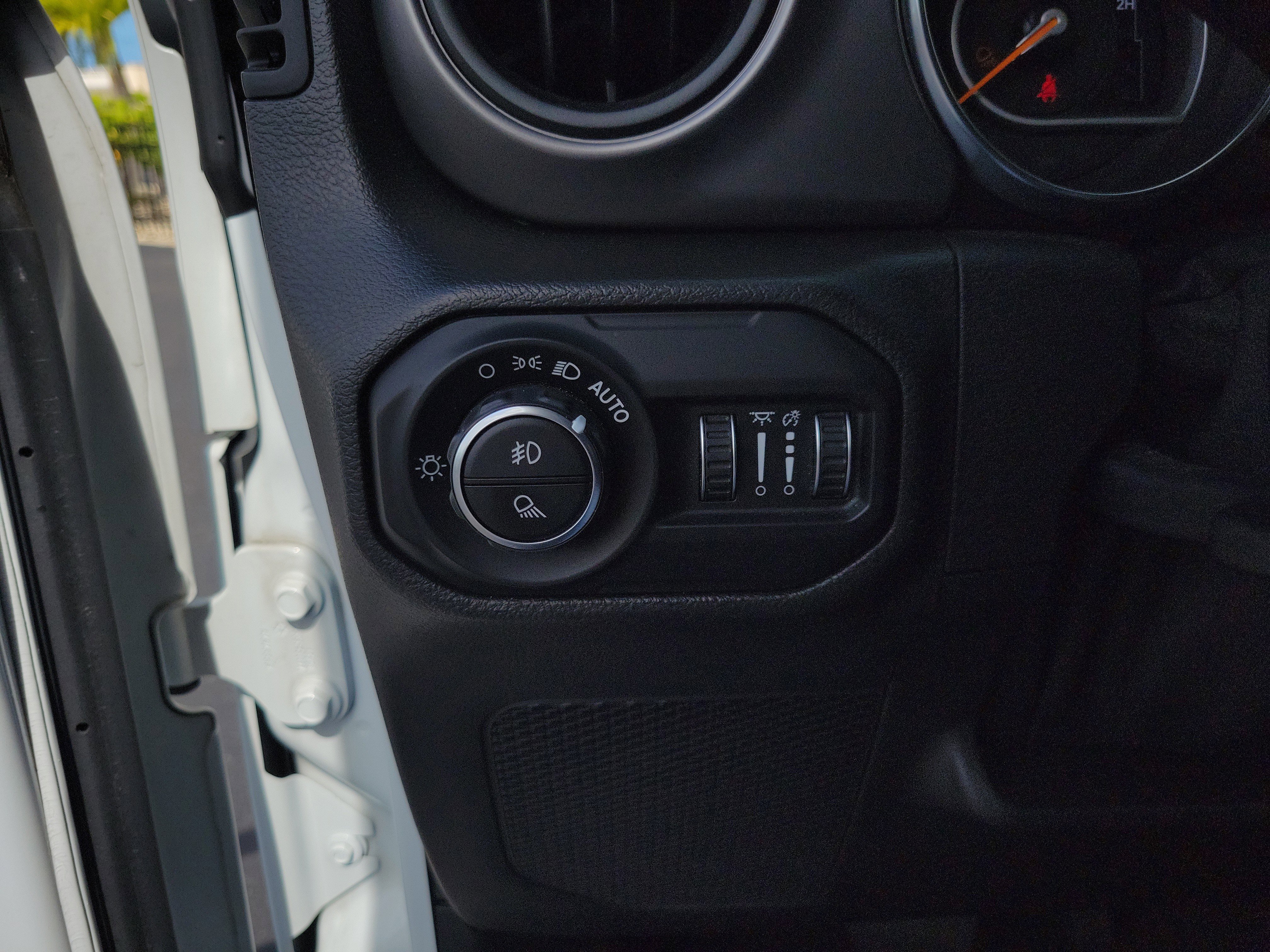 Used 2021 Jeep Gladiator Sport image 30