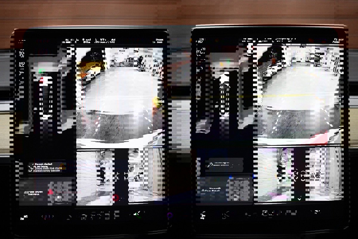 Used 2023 Tesla Model 3 Standard Range image 34