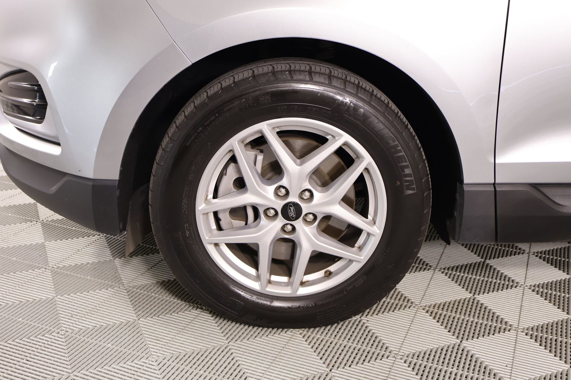 Used 2024 Ford Edge SEL image 17