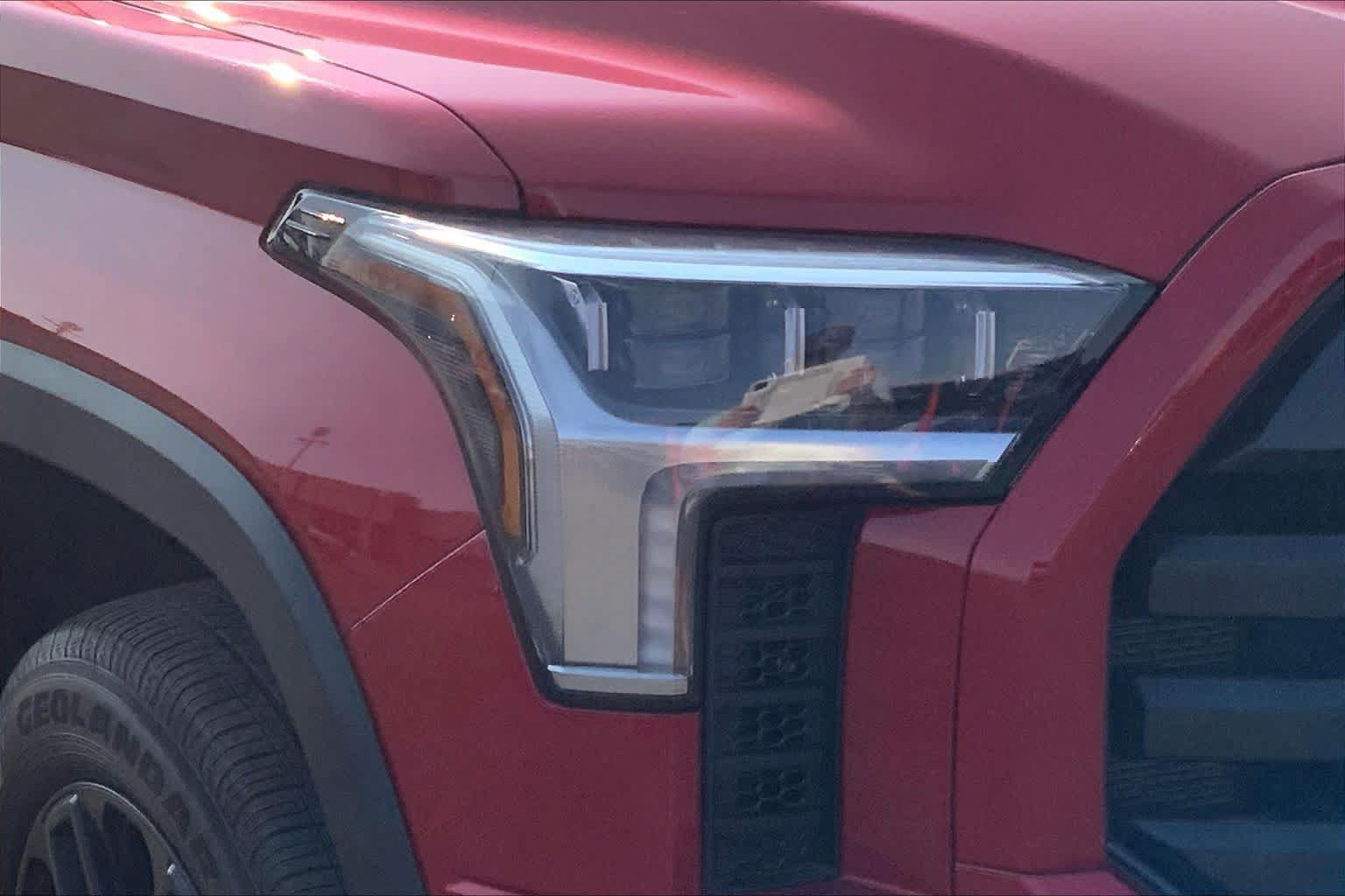 Used 2024 Toyota Tundra Limited AWD/4WD image 28