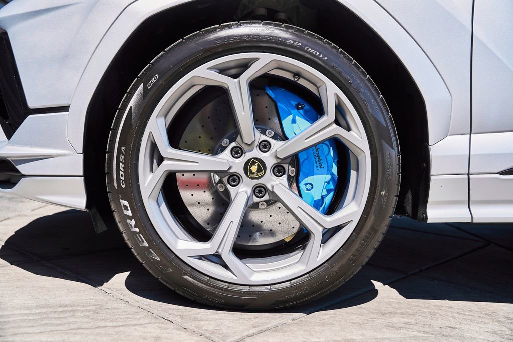 Used 2024 Lamborghini Urus S image 3