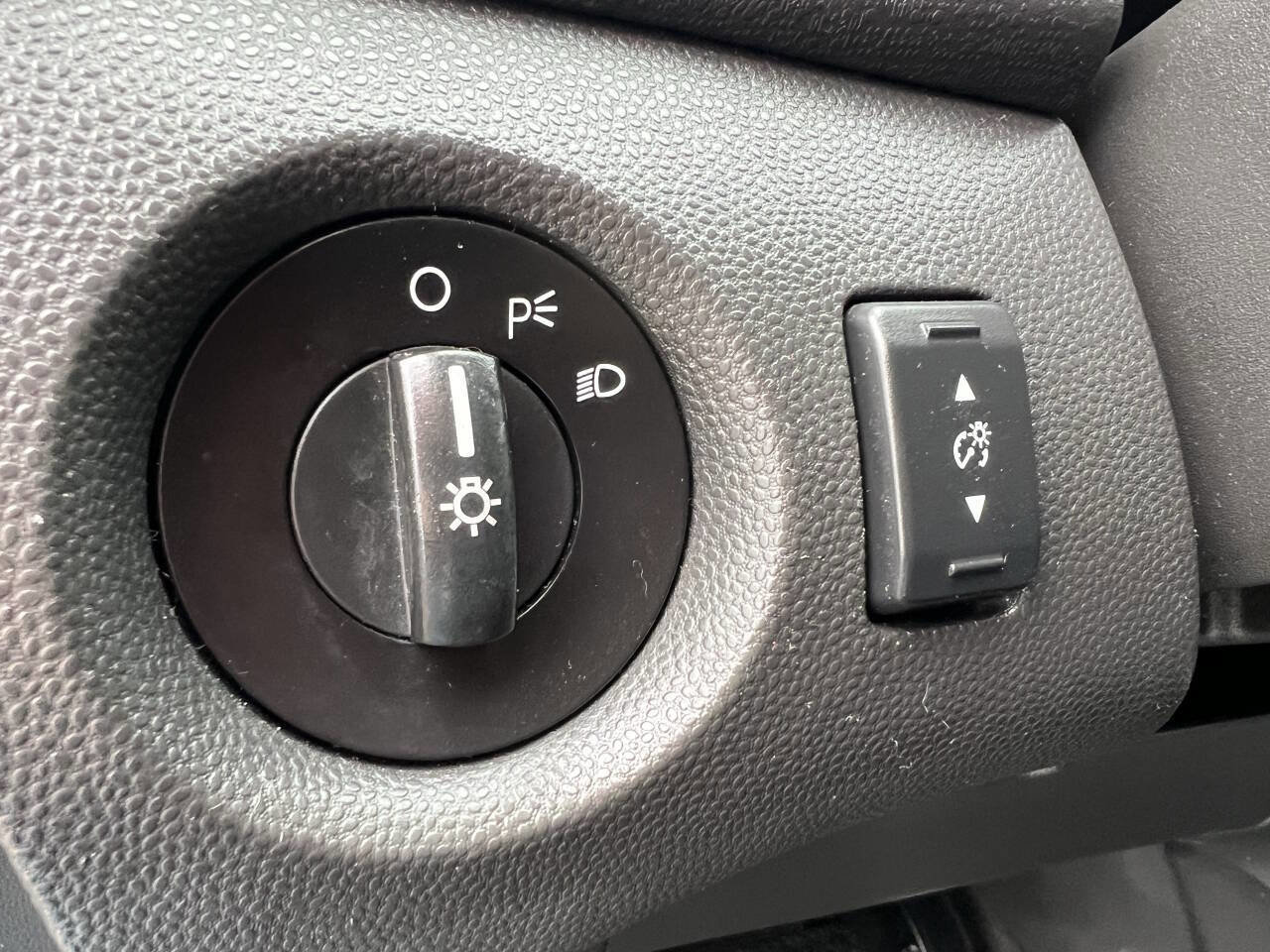 Used 2013 Ford Fiesta SE FWD image 20