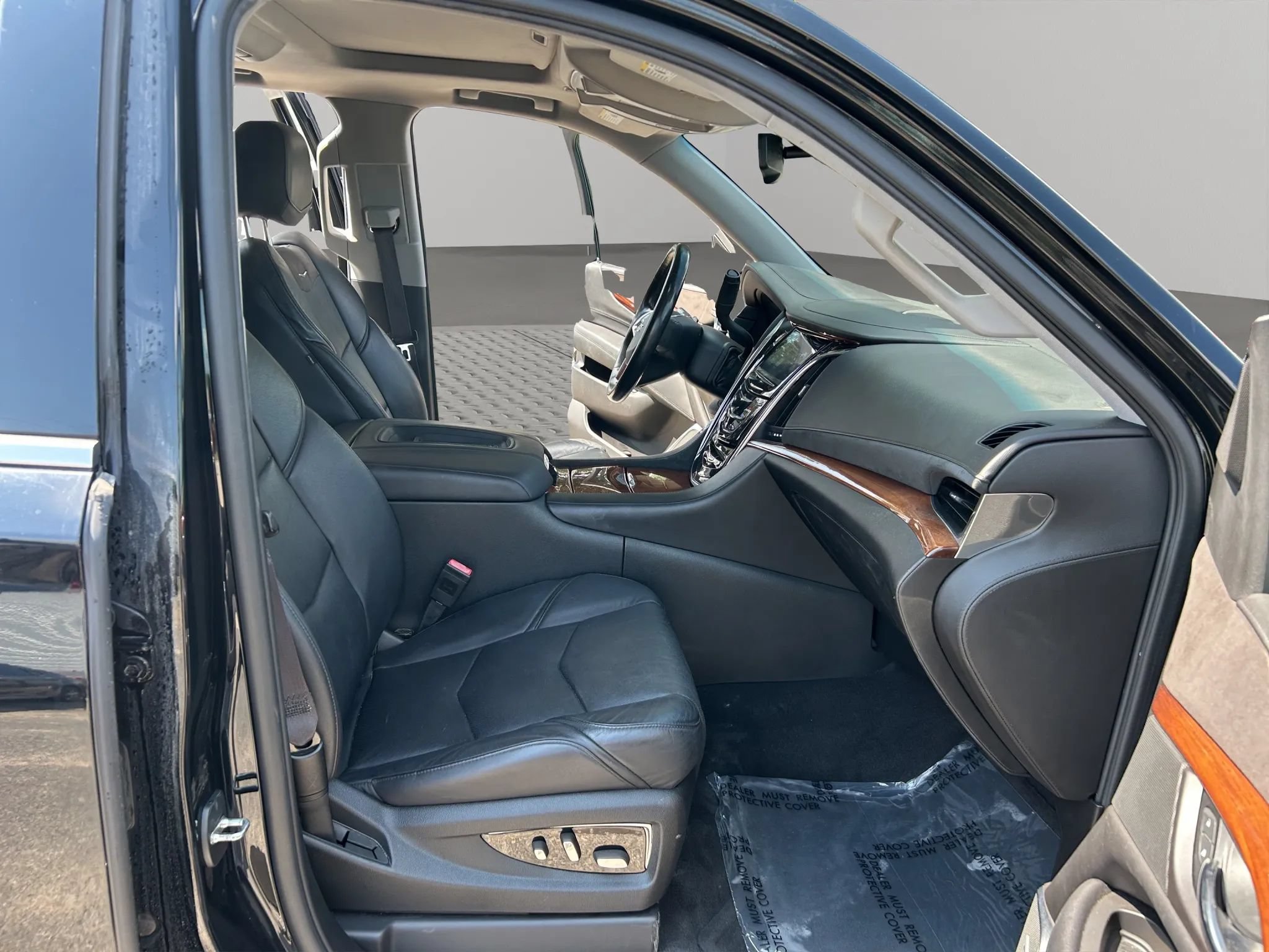 Used 2016 Cadillac Escalade Luxury RWD image 17