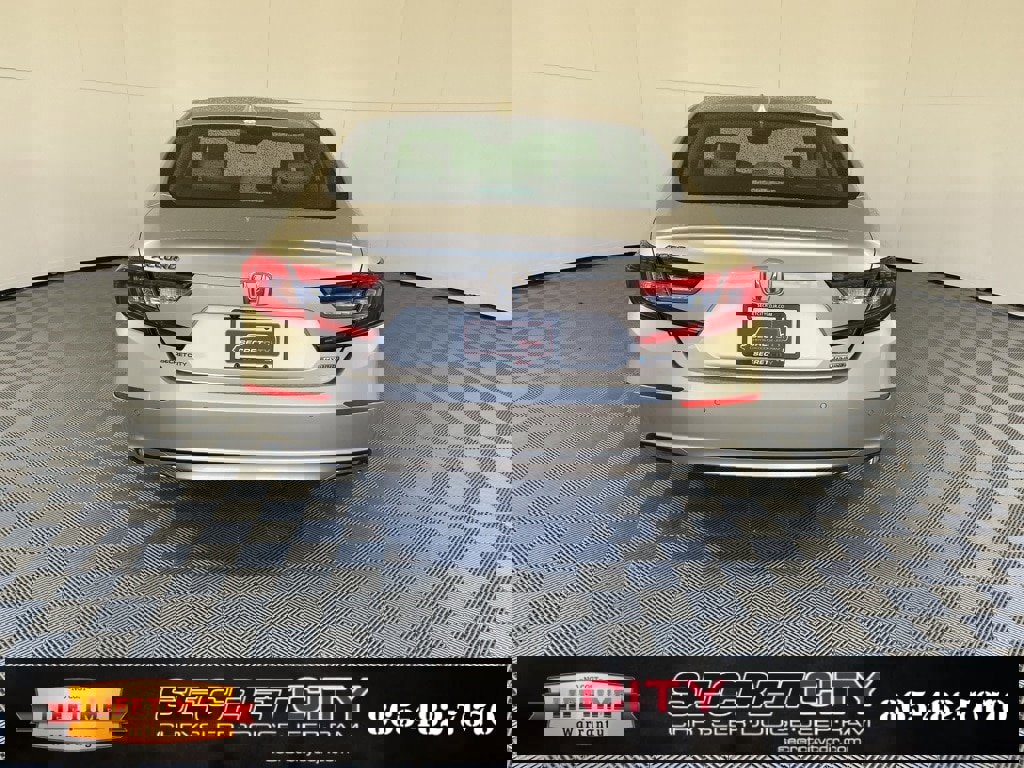 Used 2019 Honda Accord Touring image 6