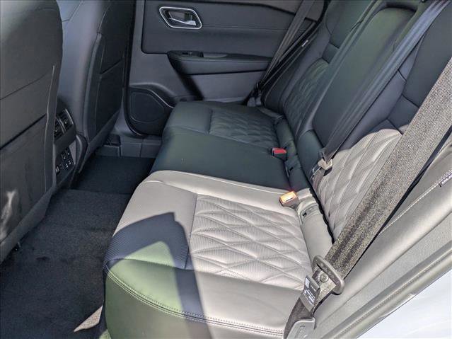 New 2026 Nissan Rogue Platinum image 14