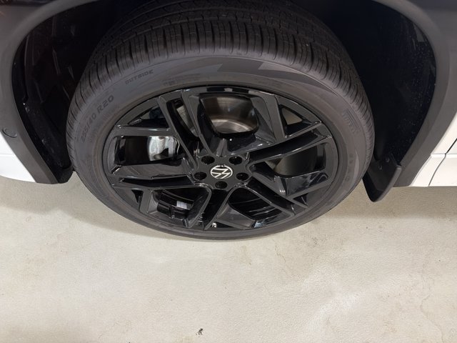 New 2026 Volkswagen Tiguan SE R-Line AWD/4WD image 11