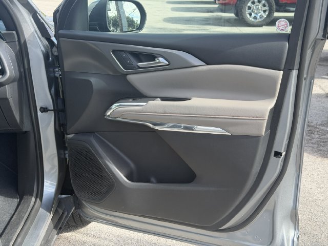 Used 2026 Chevrolet Traverse LT w/ Driver Confidence Package FWD image 37