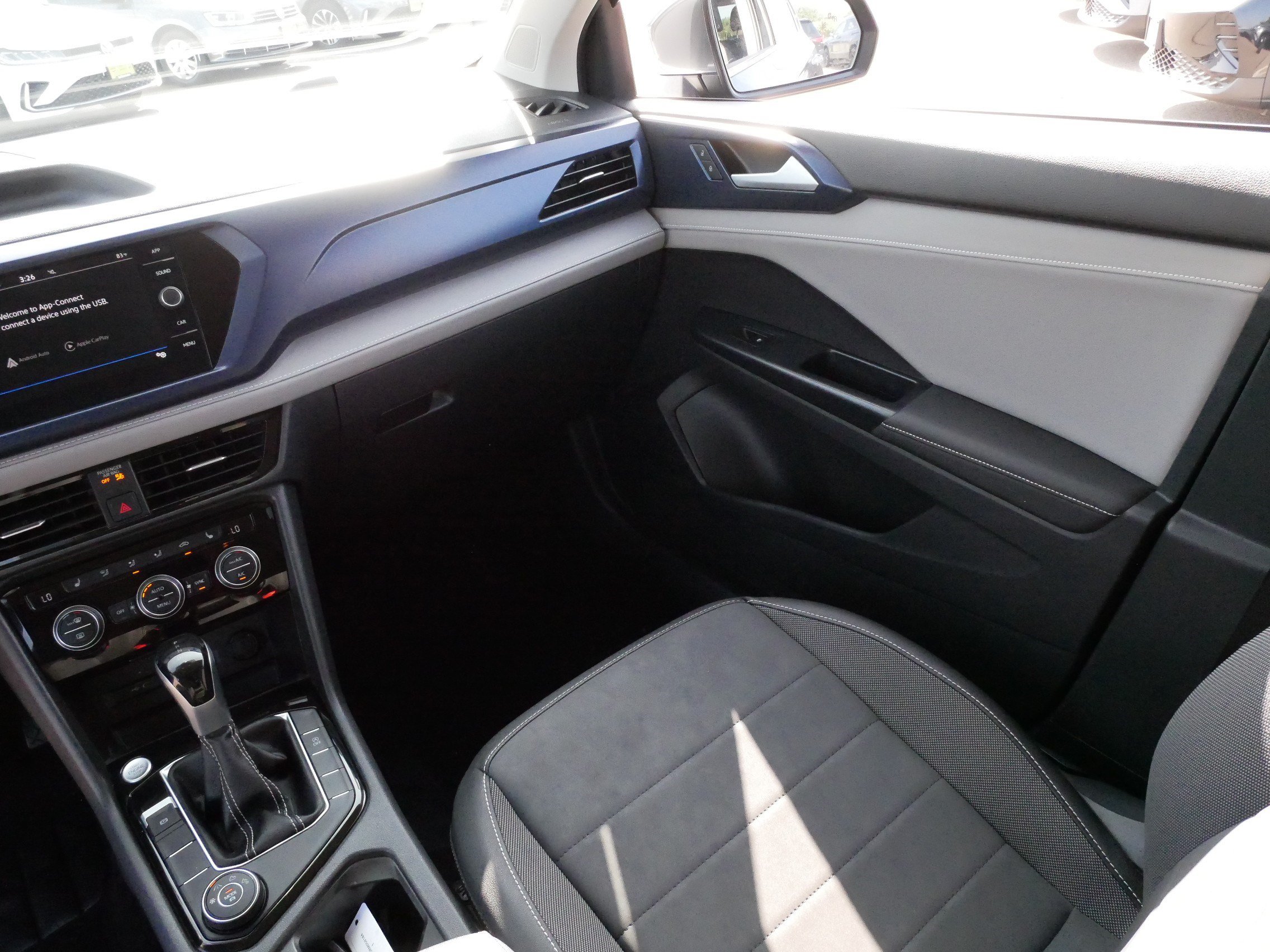Used 2024 Volkswagen Taos SE AWD/4WD image 11
