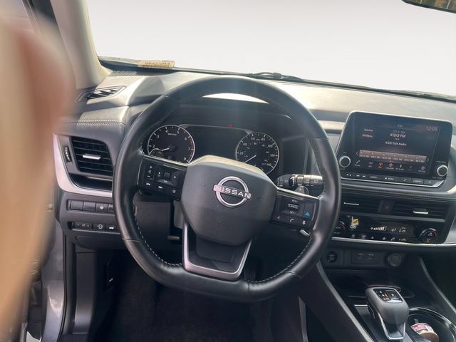 Used 2025 Nissan Rogue SV AWD/4WD image 13