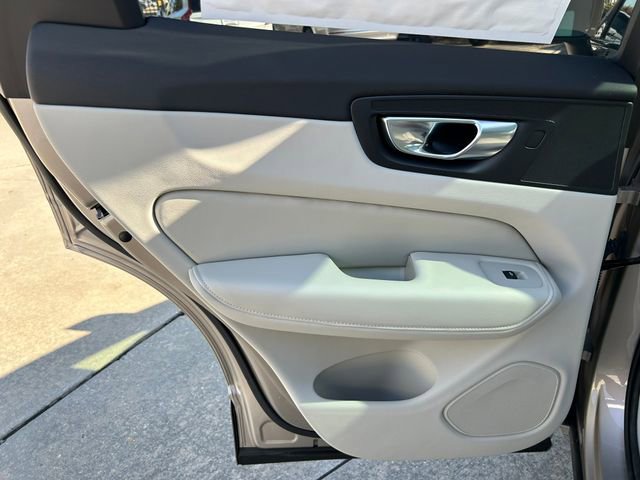 New 2026 Volvo XC60 B5 Ultra w/ Climate Package image 17