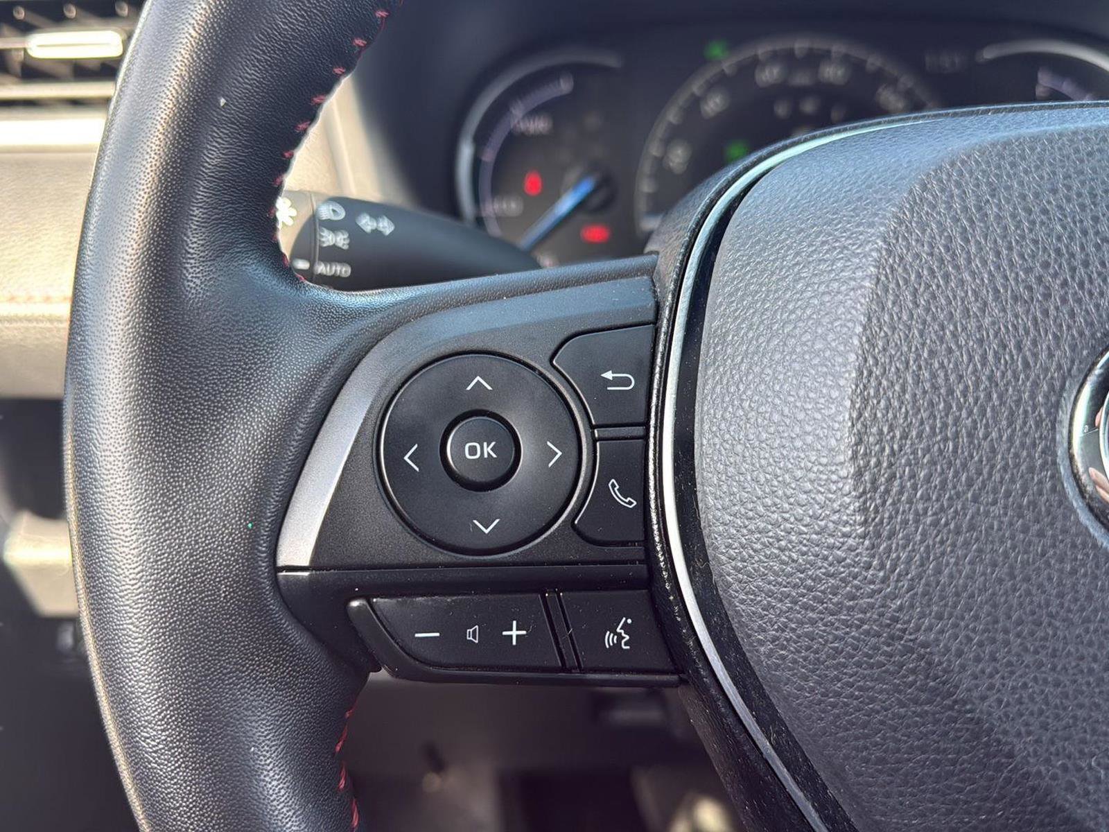 Used 2022 Toyota RAV4 XSE w/ Premium Package image 31