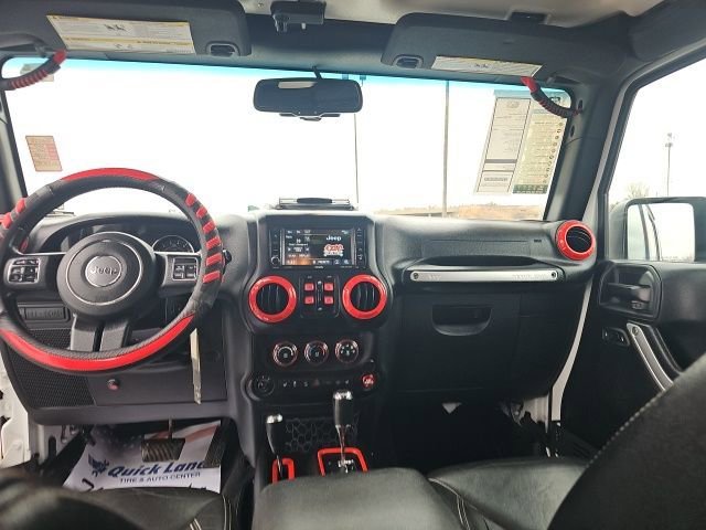 Used 2017 Jeep Wrangler Unlimited Rubicon w/ Connectivity Group image 13