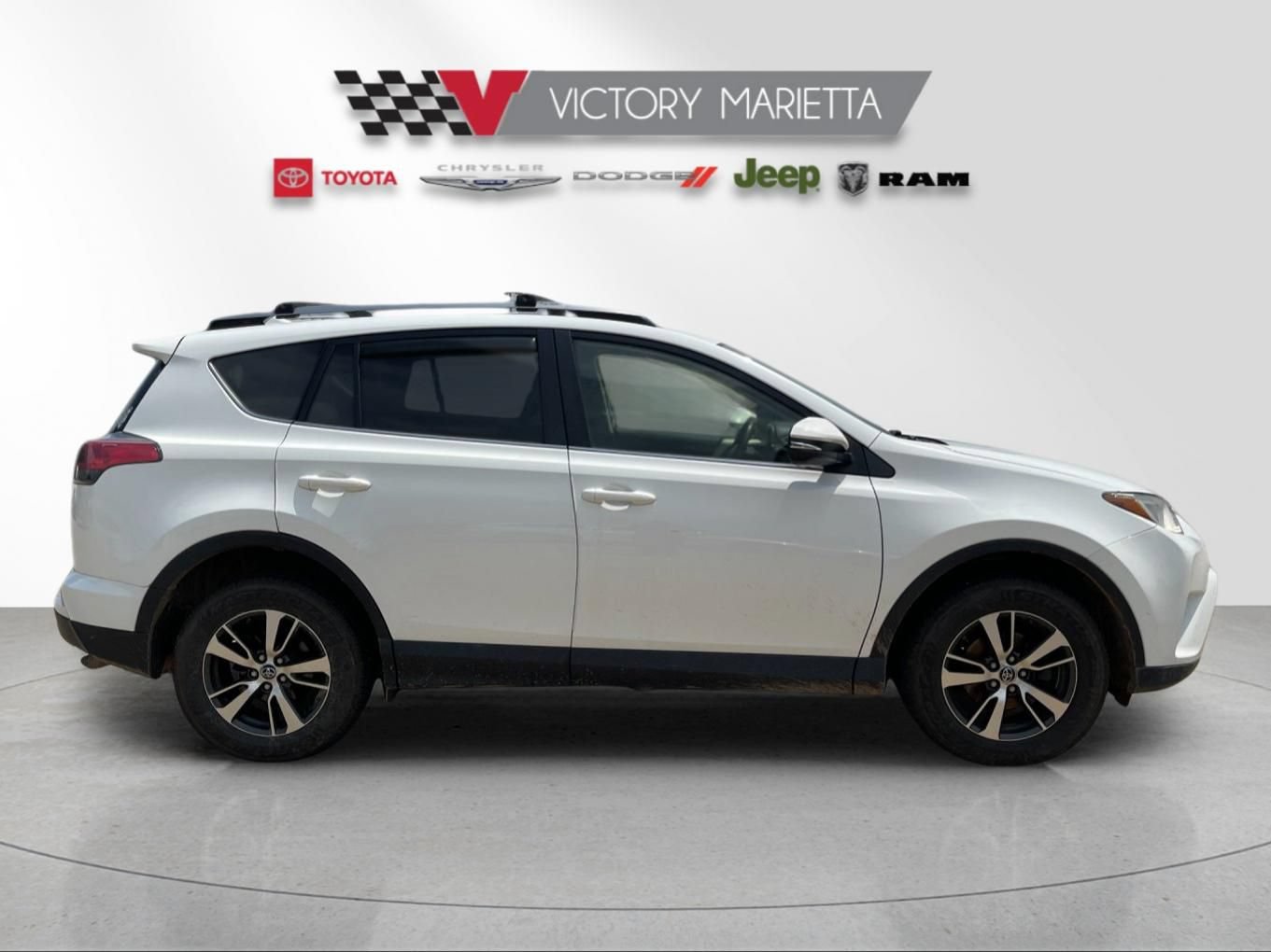 Used 2018 Toyota RAV4 XLE w/ Plus Extra Value Package AWD/4WD image 5