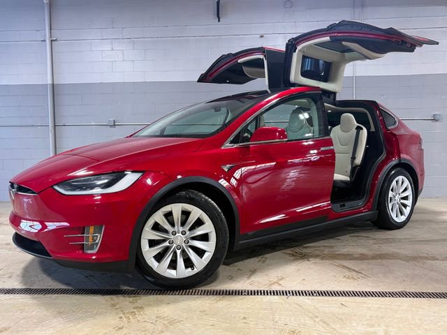 Used 2018 Tesla Model X 75D video 1