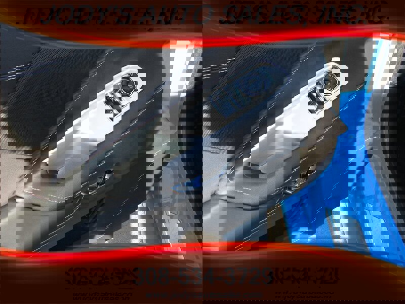 Used 2022 Chevrolet Corvette Stingray Coupe w/ Engine Appearance Package image 2