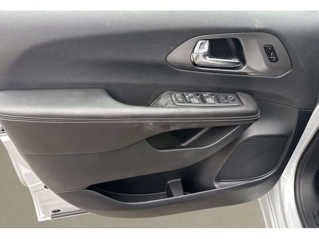 New 2026 Chrysler Pacifica Select image 39