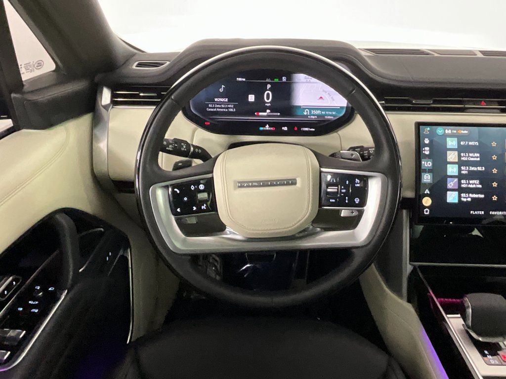 Used 2024 Land Rover Range Rover Long Wheelbase SE image 11