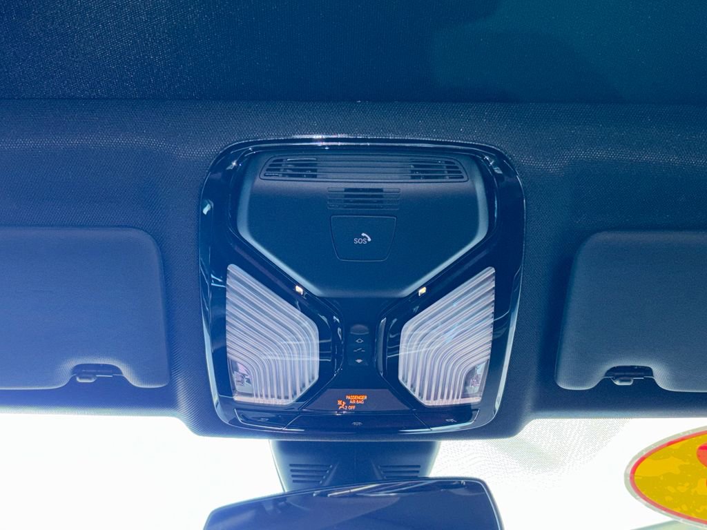 Used 2023 BMW 330i Sedan w/ Convenience Package image 22