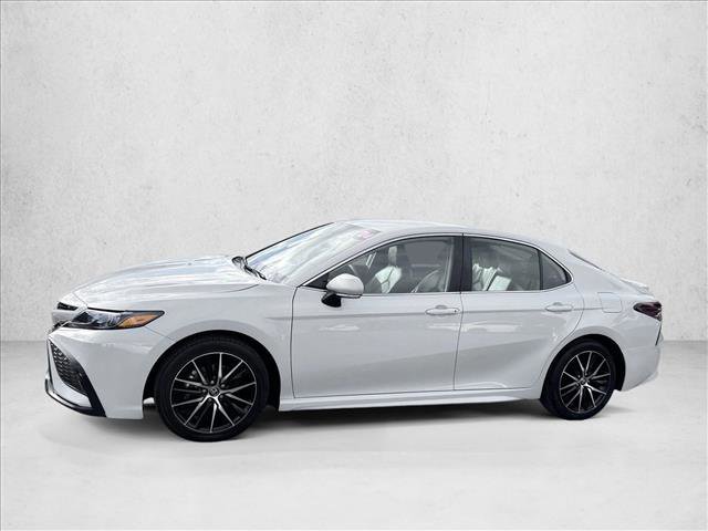 Used 2024 Toyota Camry SE FWD image 4