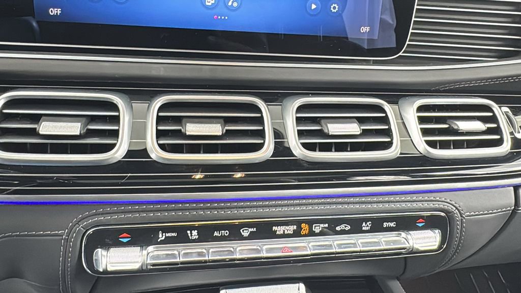 Used 2024 Mercedes-Benz GLS 580 4MATIC image 29
