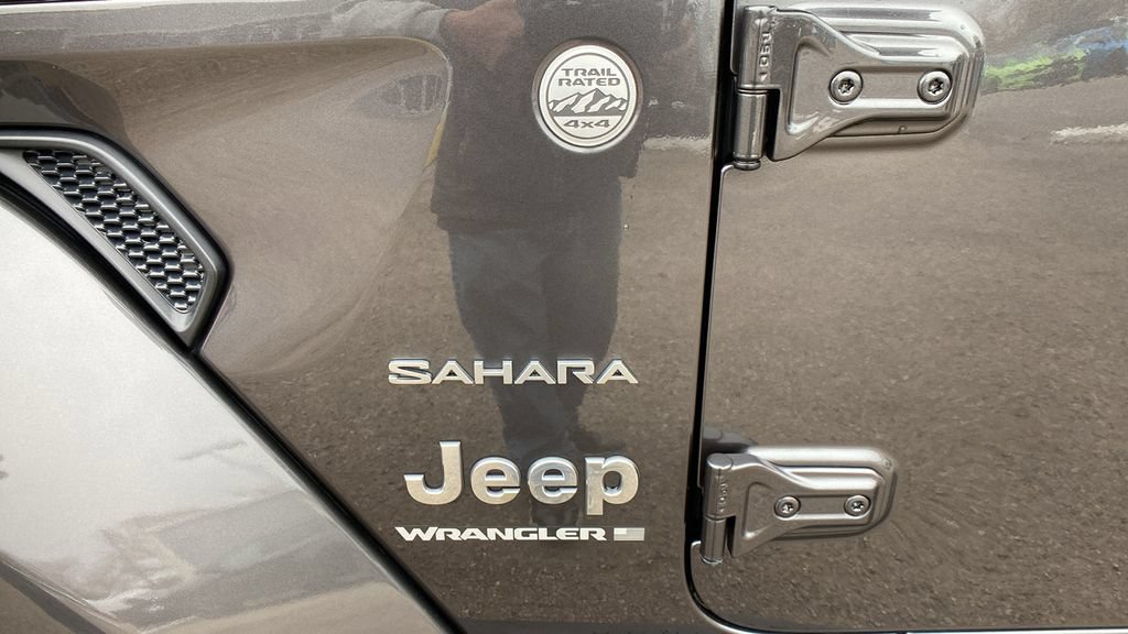 Used 2024 Jeep Wrangler Unlimited Sahara w/ Safety Group AWD/4WD image 13