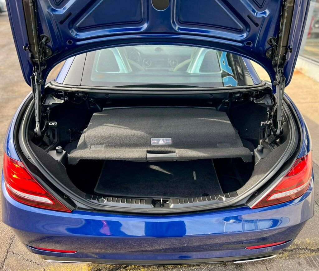 Used 2020 Mercedes-Benz SLC 300 image 7