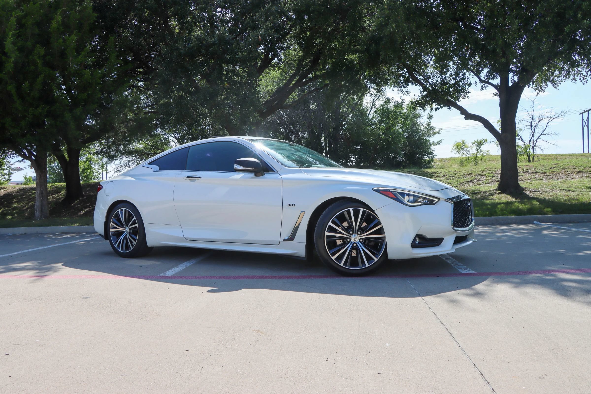 Used 2017 INFINITI Q60 3.0t w/ Premium Plus Package 3.0T RWD image 1