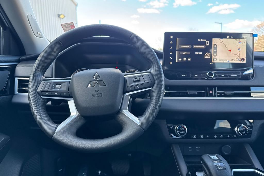New 2026 Mitsubishi Outlander ES AWD/4WD image 14