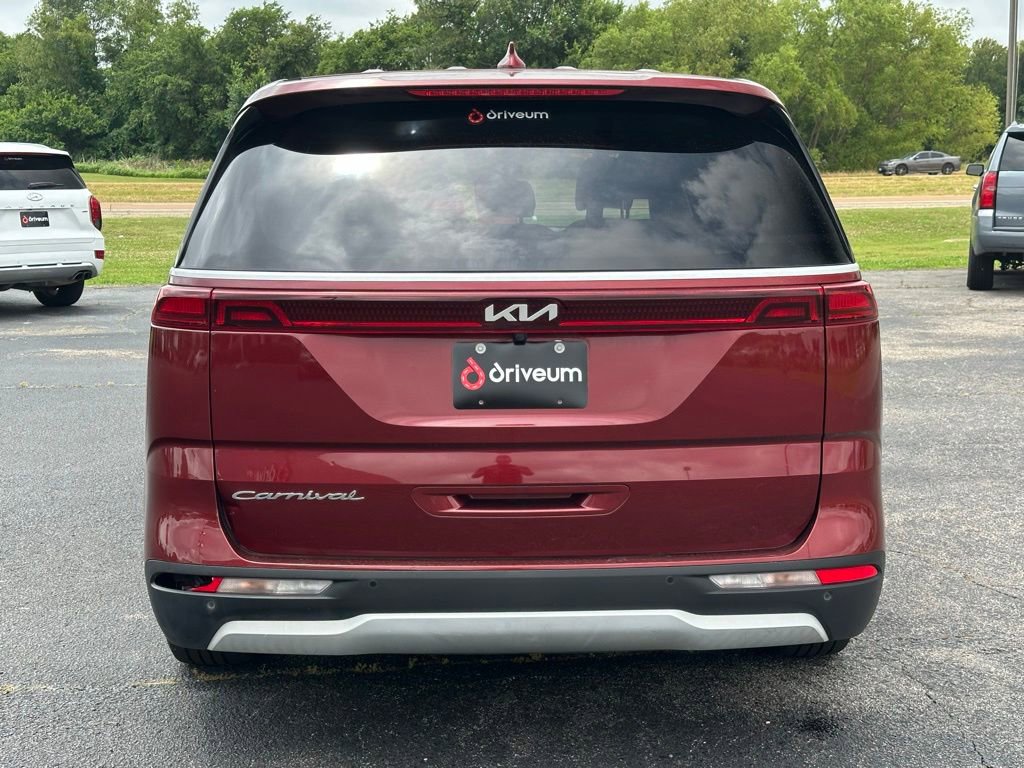 Used 2022 Kia Carnival LX FWD image 5