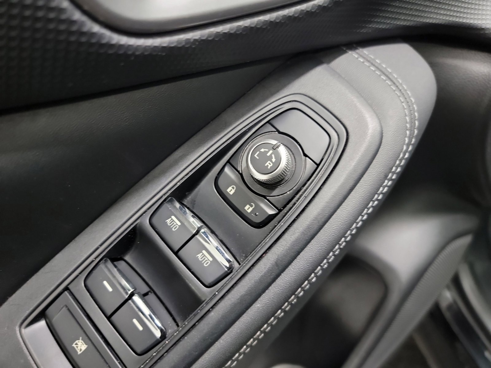 Used 2020 Subaru Forester Limited image 14