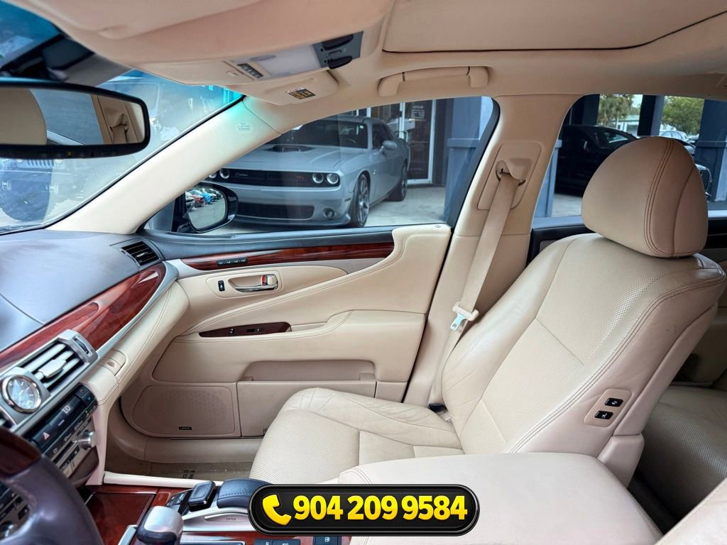 Used 2016 Lexus LS 460 w/ Comfort Package RWD image 24