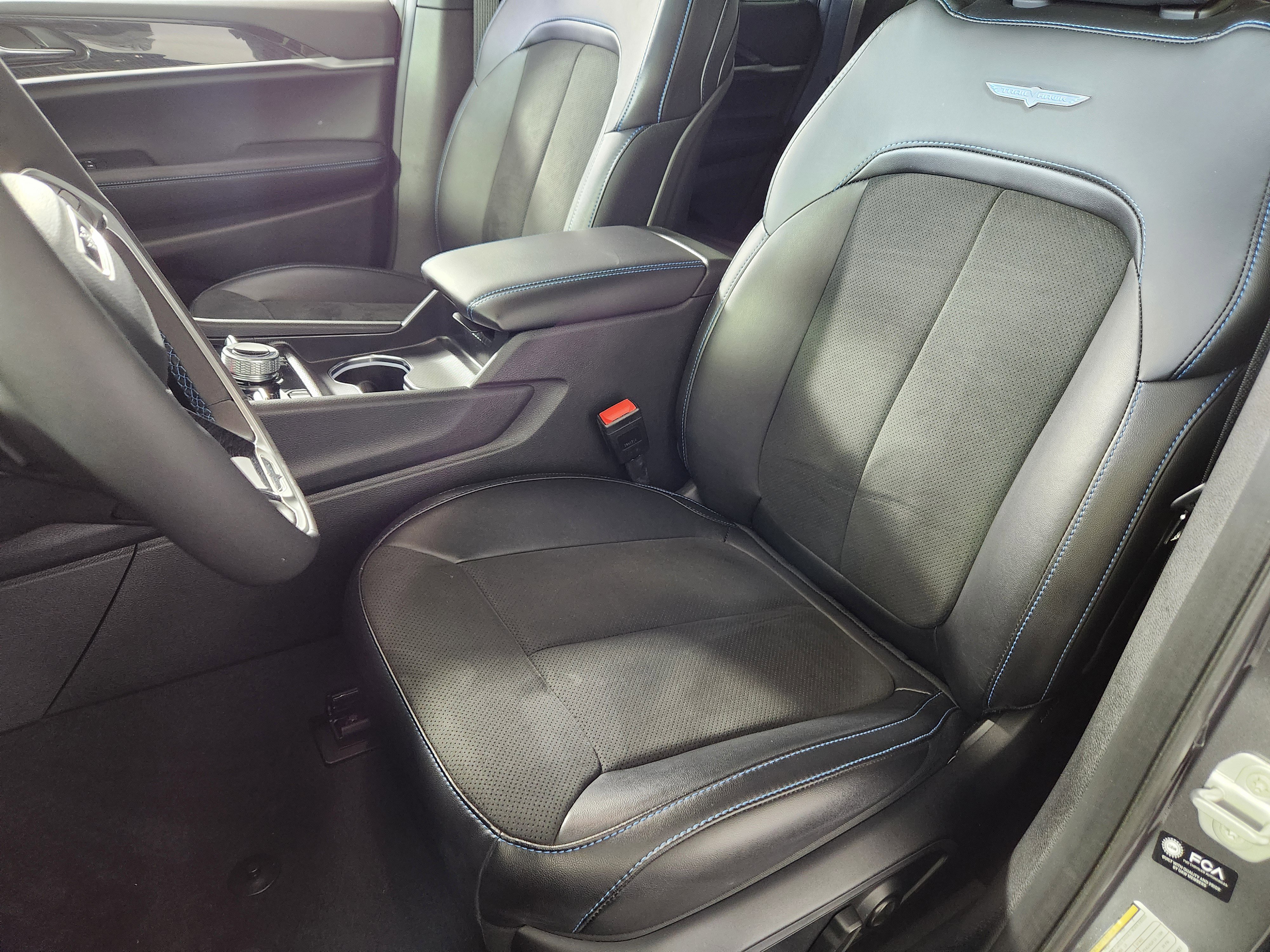 Used 2025 Jeep Grand Cherokee Trailhawk w/ Advanced Protech Group II image 12