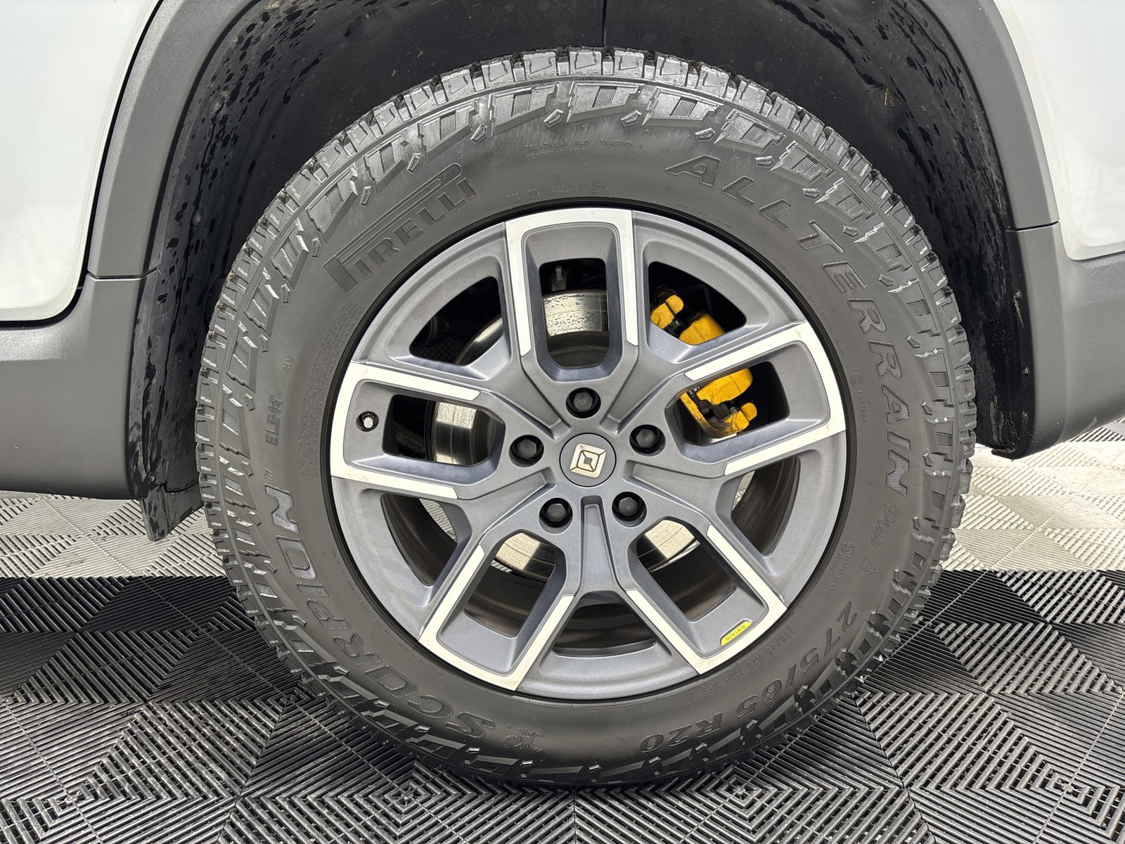 Used 2023 Rivian R1T Adventure image 10