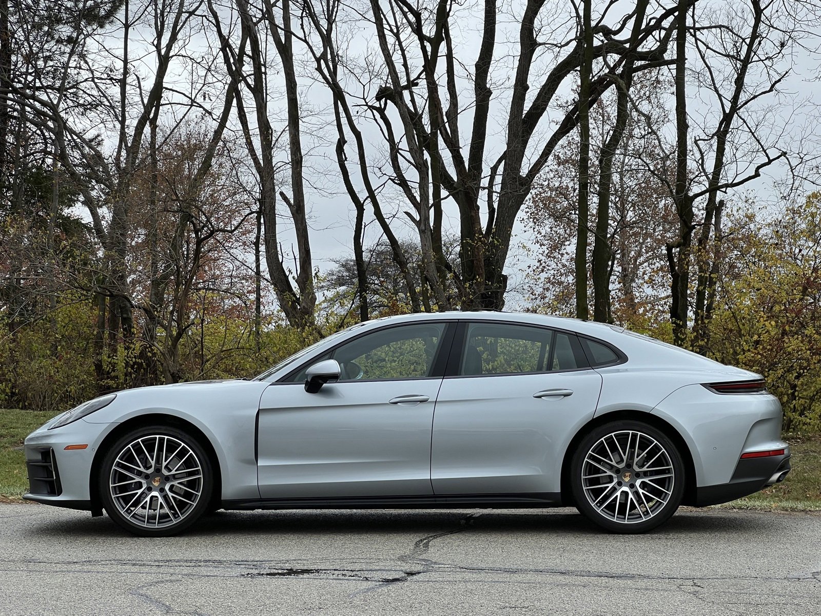 Certified 2025 Porsche Panamera 4 image 2