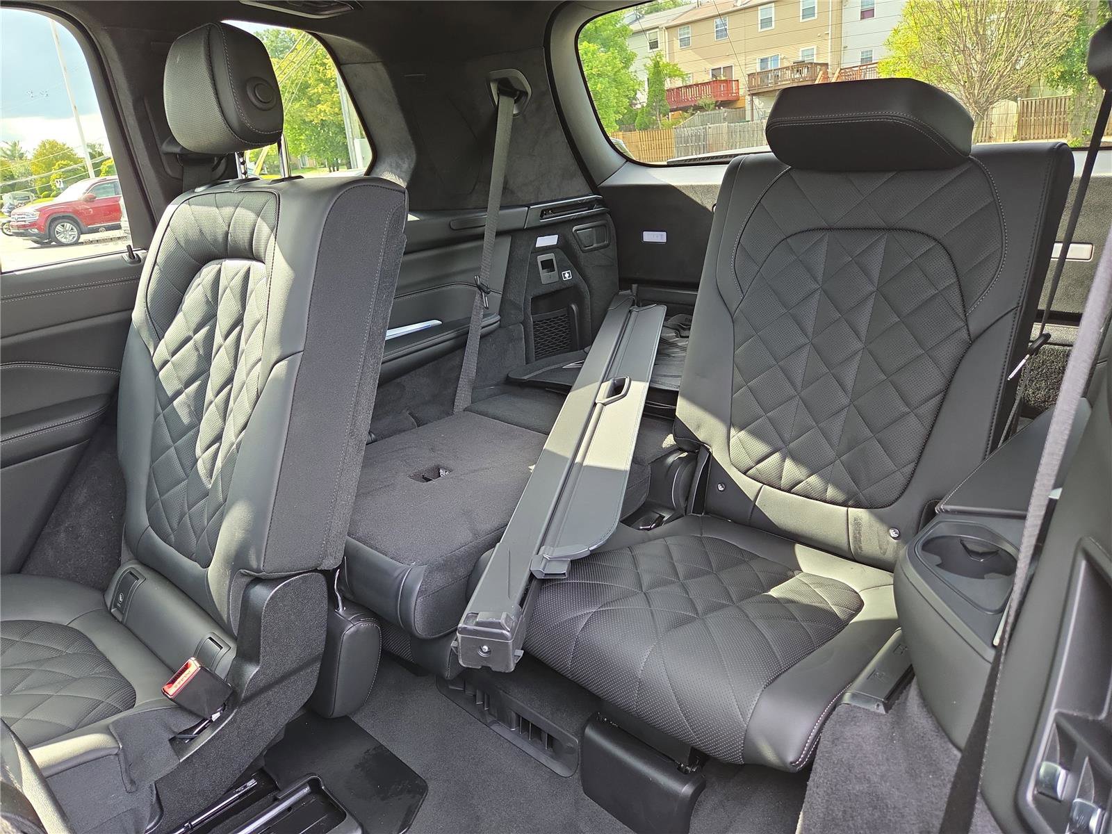 Used 2023 BMW X7 xDrive40i w/ M Sport Package AWD/4WD image 28