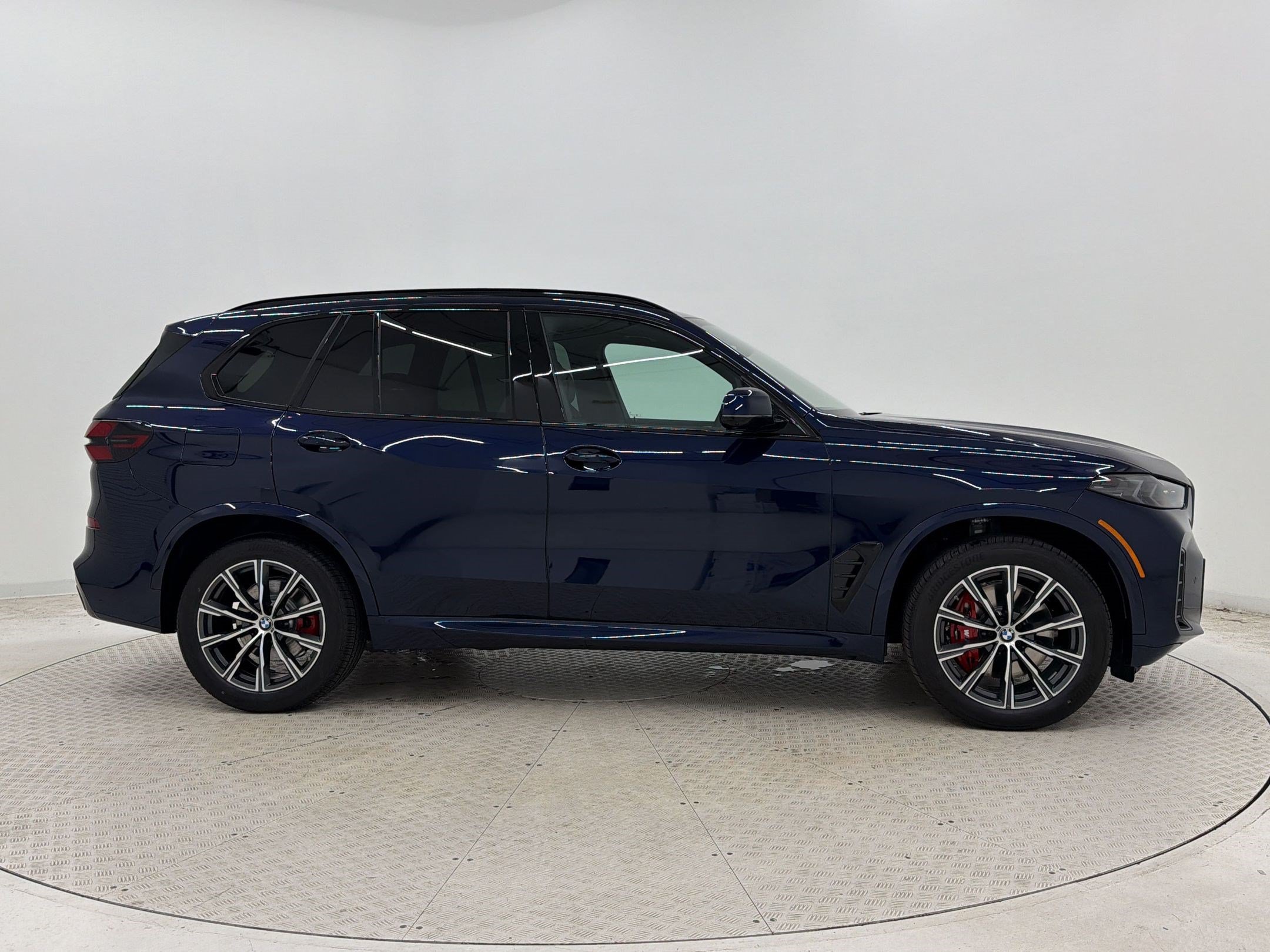 New 2026 BMW X5 xDrive40i w/ M Sport Package AWD/4WD image 8