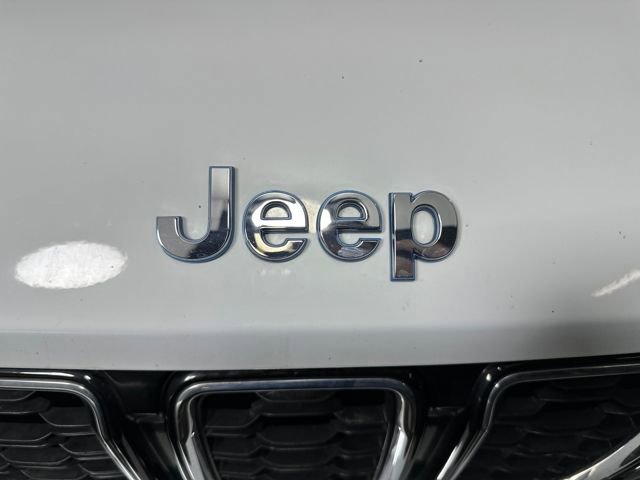 Used 2023 Jeep Grand Cherokee 4WD 4xe image 9