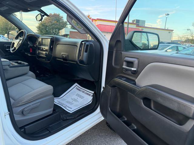 Used 2018 Chevrolet Silverado 1500 Custom w/ Custom Value Package image 17
