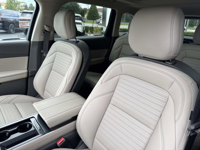 New 2025 Lincoln Nautilus Reserve image 13