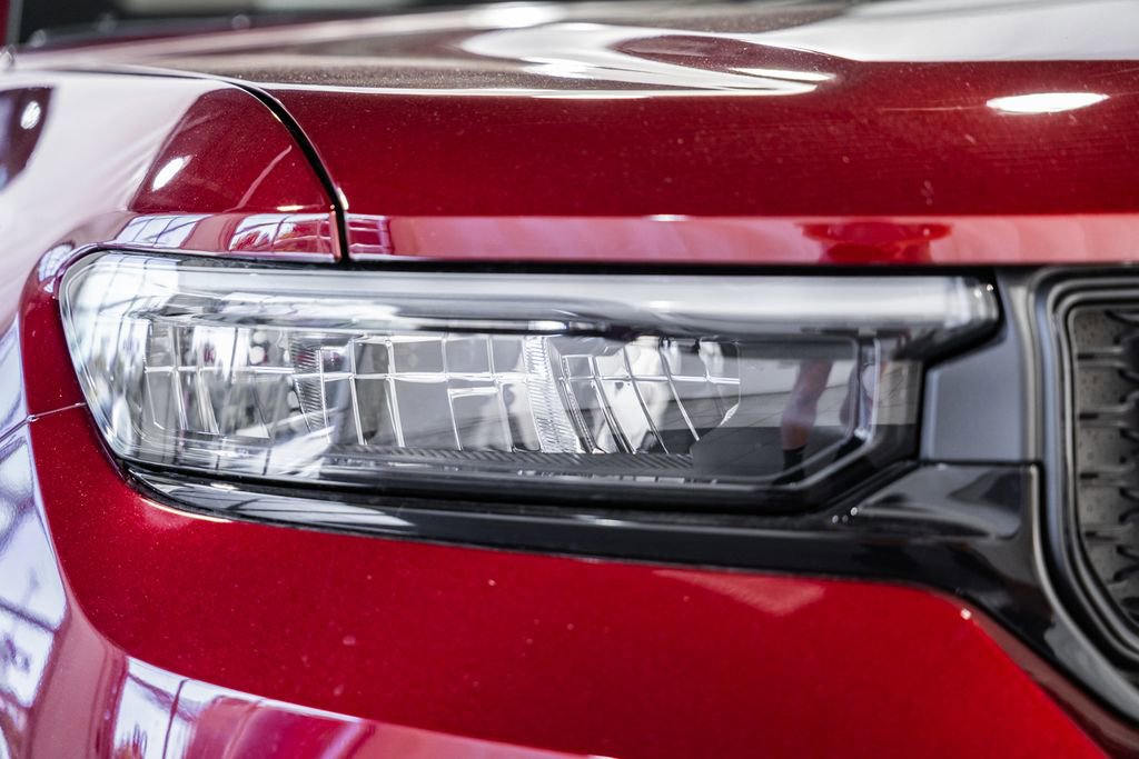 New 2025 Jeep Grand Cherokee Limited w/ Luxury Tech Group II image 13