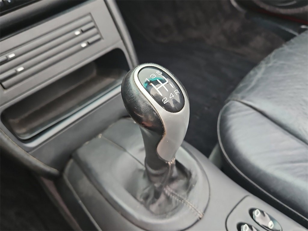 Used 2000 Porsche Boxster image 34