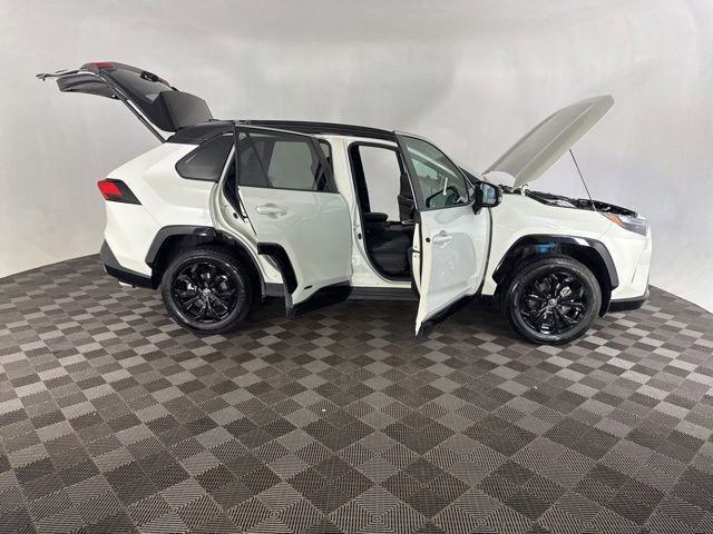 Used 2022 Toyota RAV4 XSE AWD/4WD image 15
