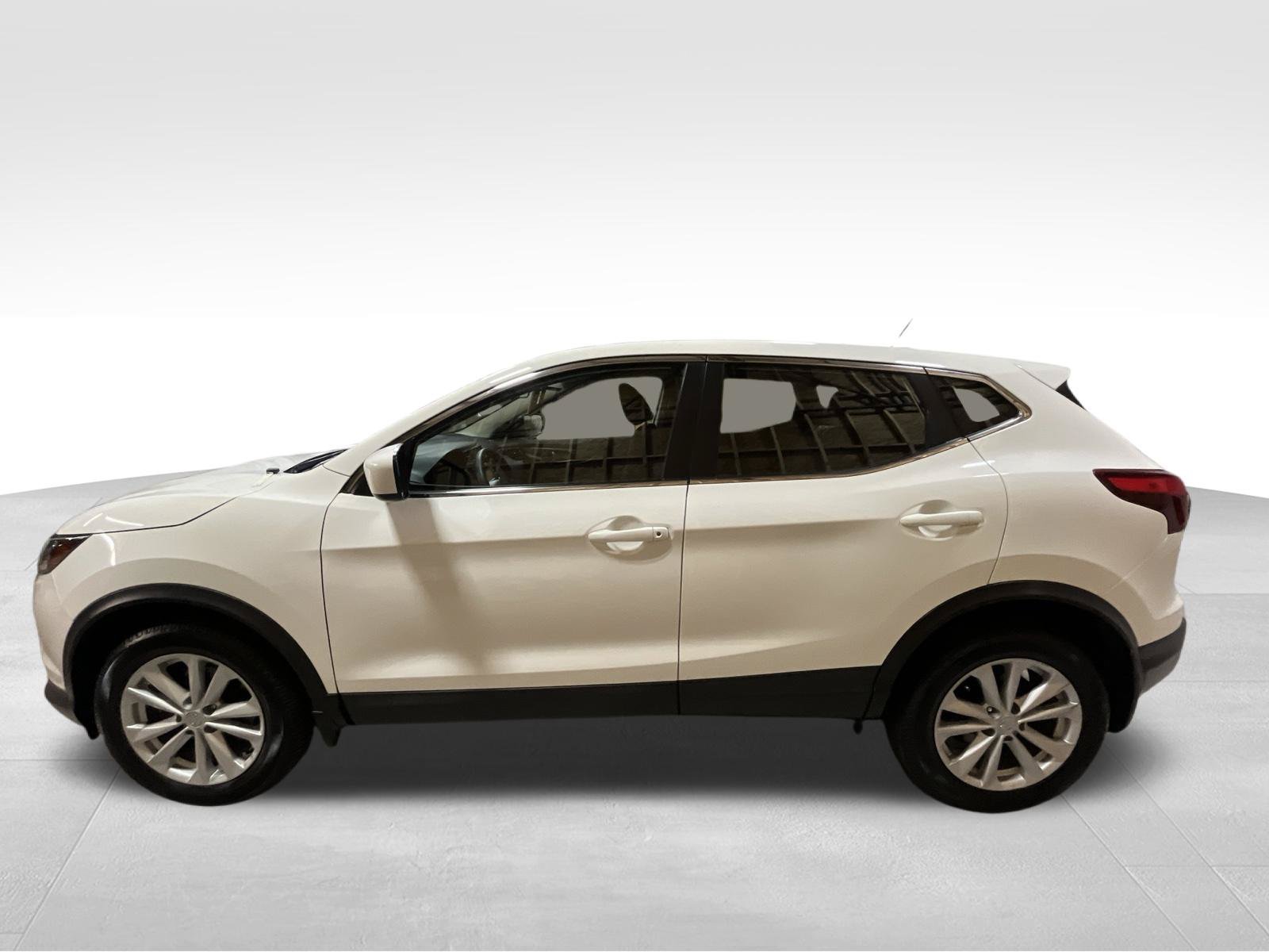 Used 2018 Nissan Rogue Sport S w/ S Appearance Package AWD/4WD image 8