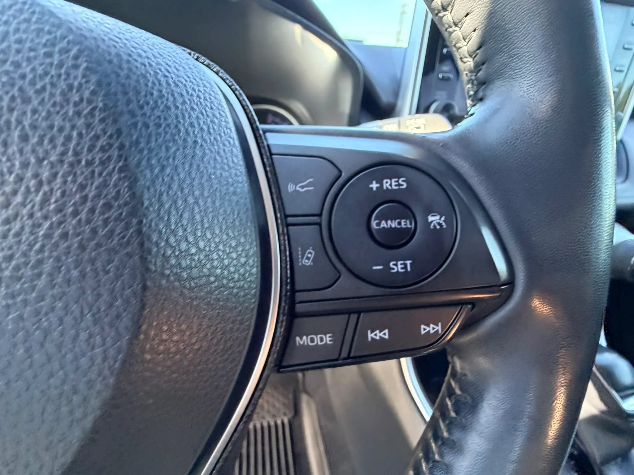 Used 2021 Toyota RAV4 Limited AWD/4WD image 15