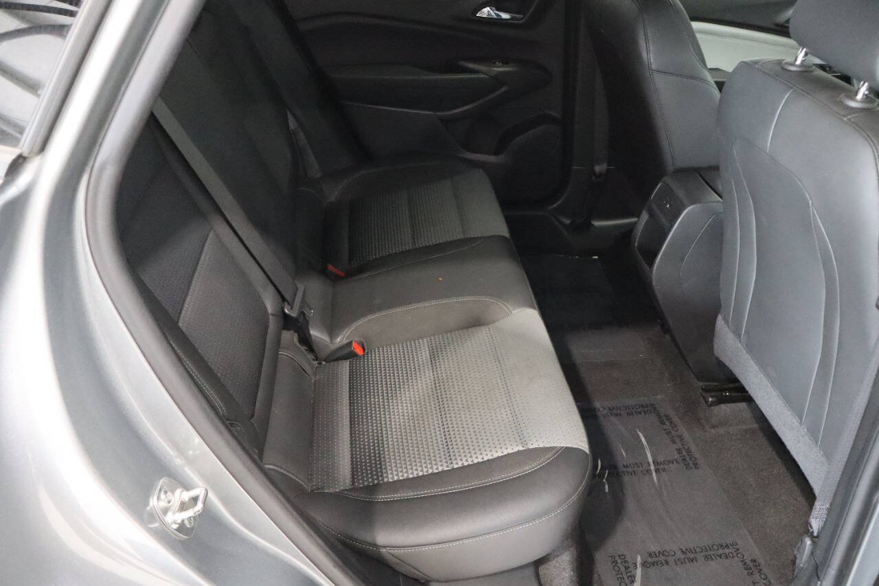 Used 2024 Chevrolet Trax LT FWD image 11