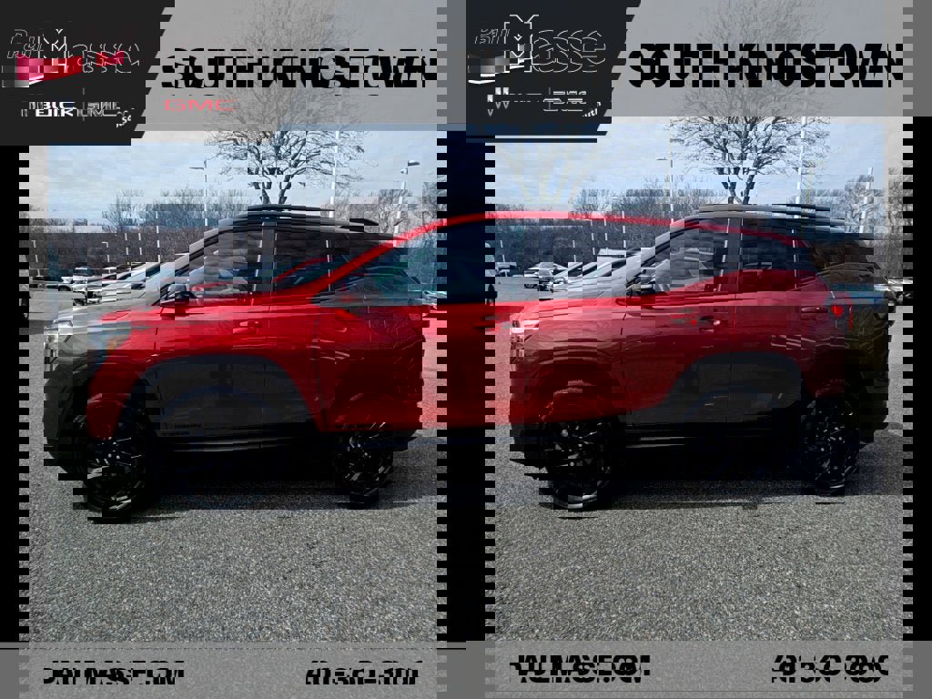 Used 2023 GMC Terrain SLE w/ Driver Convenience Package image 2