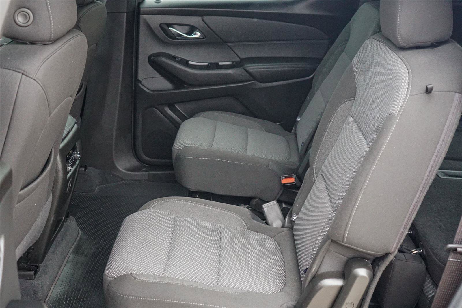 Used 2023 Chevrolet Traverse LT w/ Rear Camera Mirror Package AWD/4WD image 27