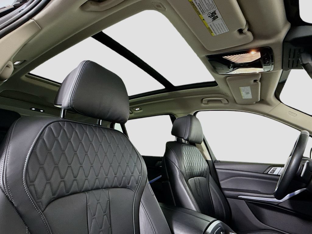 Used 2023 BMW X7 xDrive40i AWD/4WD image 5