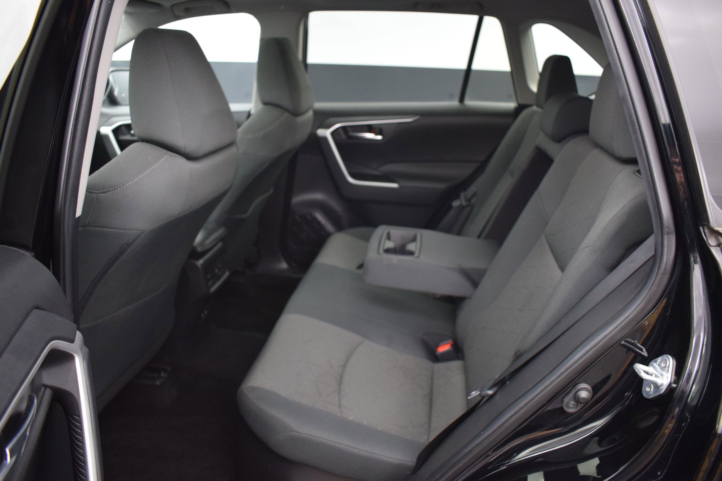 Used 2021 Toyota RAV4 XLE w/ Convenience Package AWD/4WD image 13